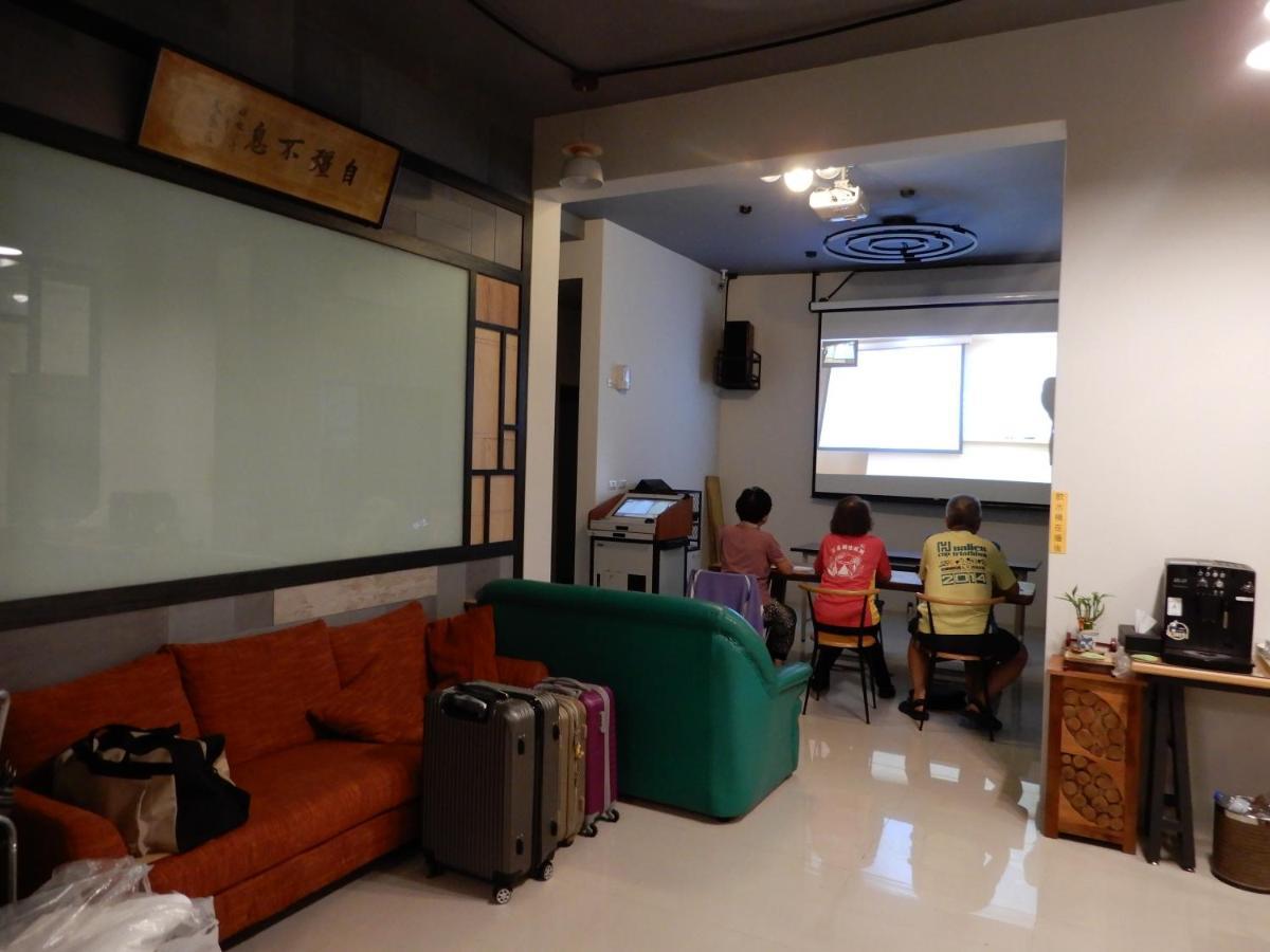 Happy Wing Guesthouse Hualien City Exterior foto